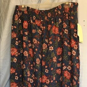 NWT Floral Patterned wide leg pants. Sz XXL